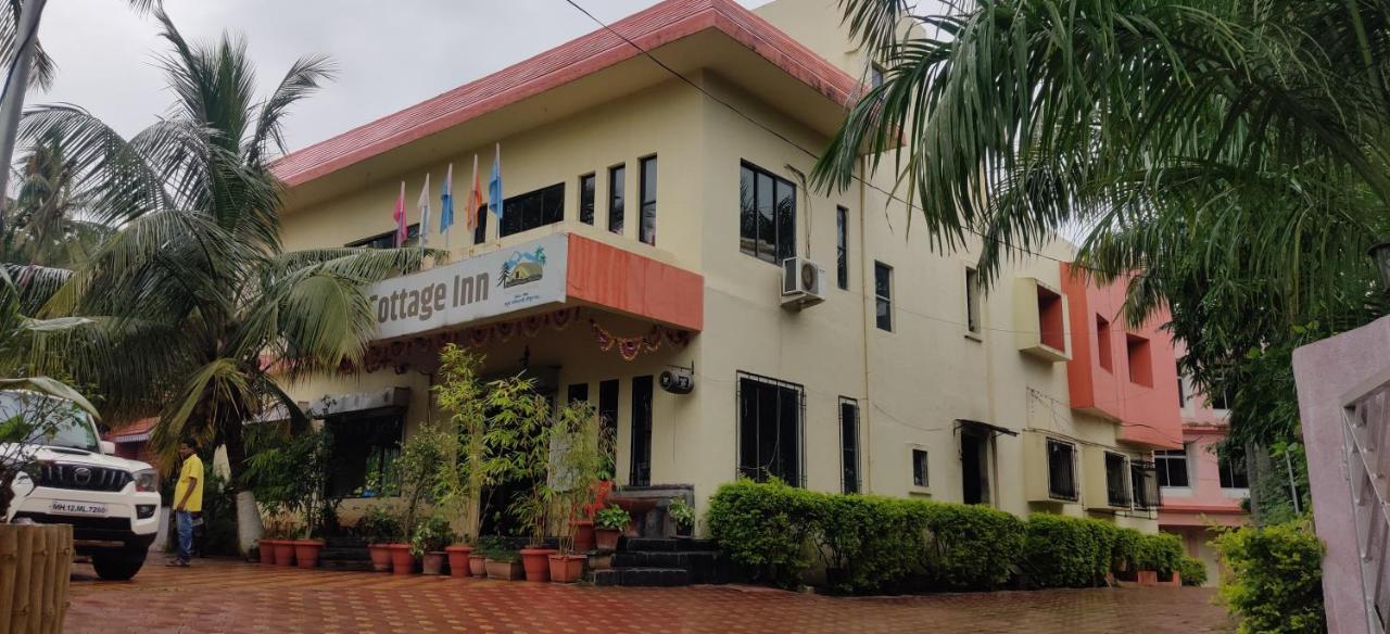 Hotel Holiday Cottage Inn, Sinhagad Fort