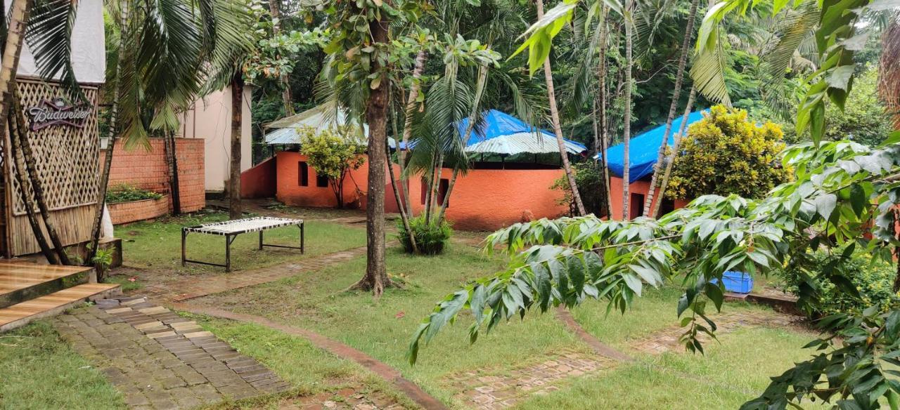 Hotel Holiday Cottage Inn, Sinhagad Fort Pune